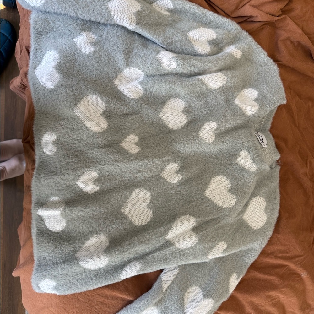 Cozy Heart Pattern Sweater - Gray and White